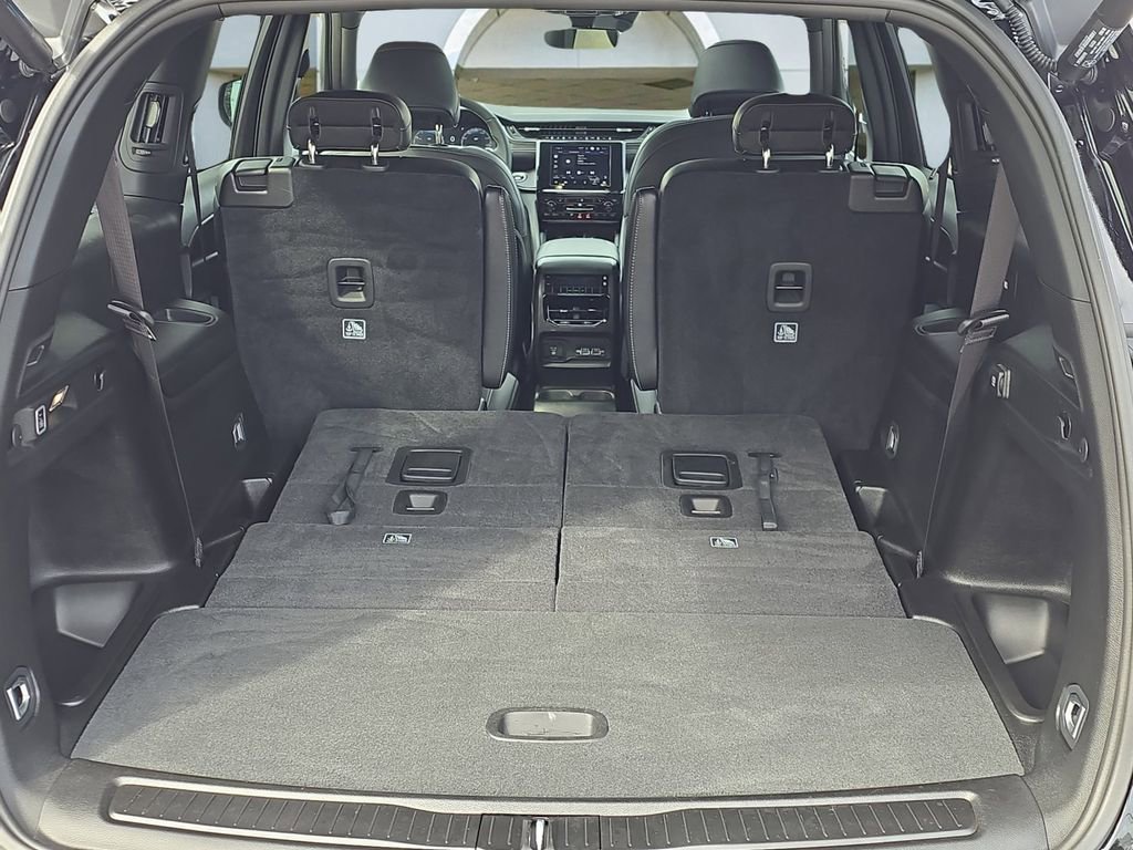 Used 2025 Jeep Grand Cherokee L Altitude image 8