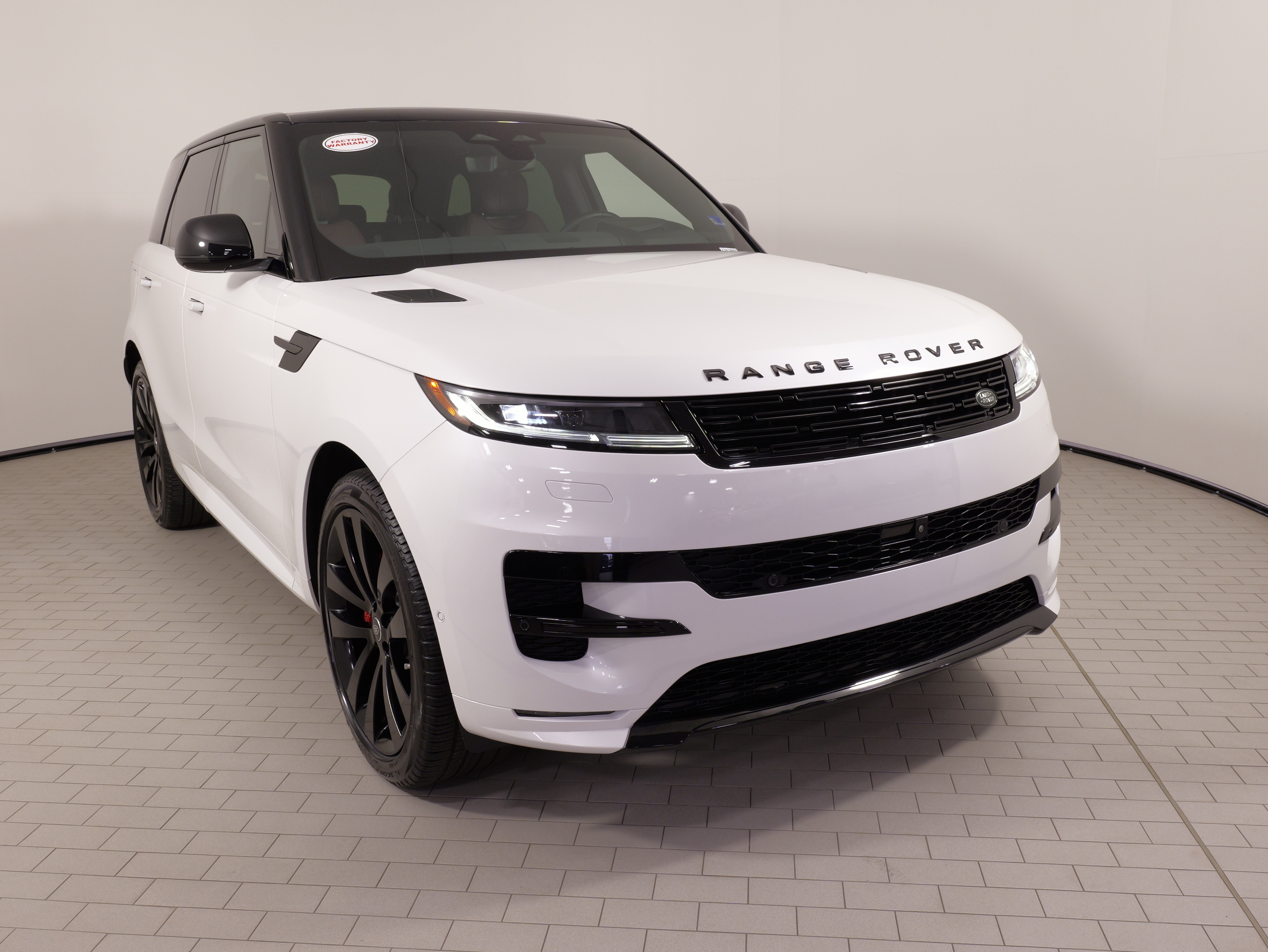 Used 2024 Land Rover Range Rover Sport Dynamic SE AWD/4WD image 5