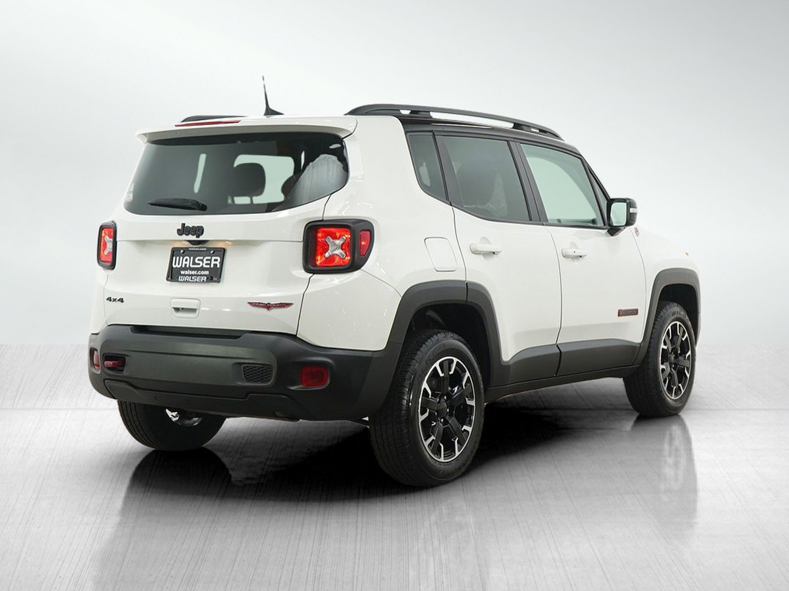 Used 2023 Jeep Renegade Trailhawk w/ Trailhawk Elite Group AWD/4WD image 5
