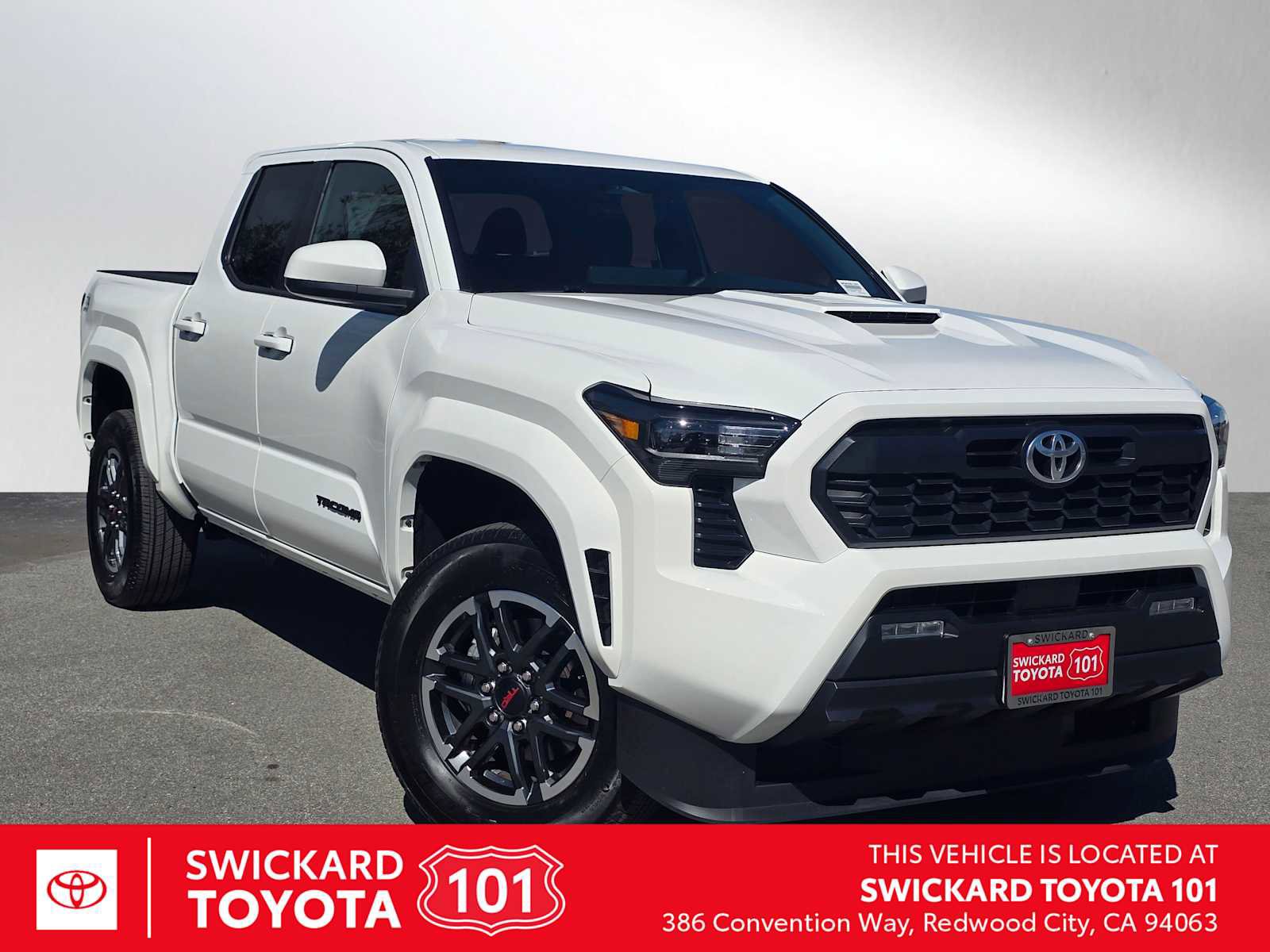 Used 2024 Toyota Tacoma TRD Sport image 1