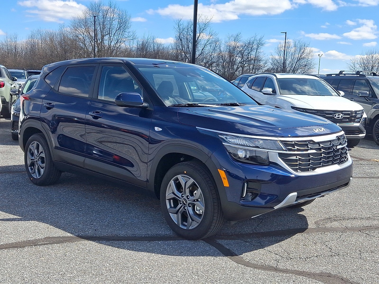 New 2026 Kia Seltos LX image 2
