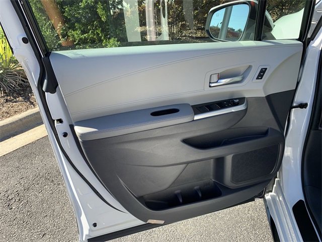 Certified 2023 Toyota Sienna Limited image 17