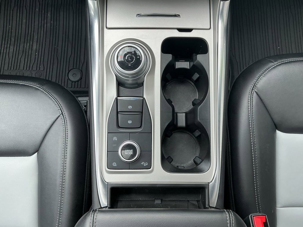Used 2023 Ford Explorer XLT w/ Equipment Group 202A image 16