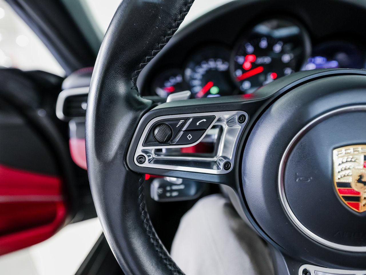 Certified 2018 Porsche 911 Targa 4 GTS AWD/4WD image 17