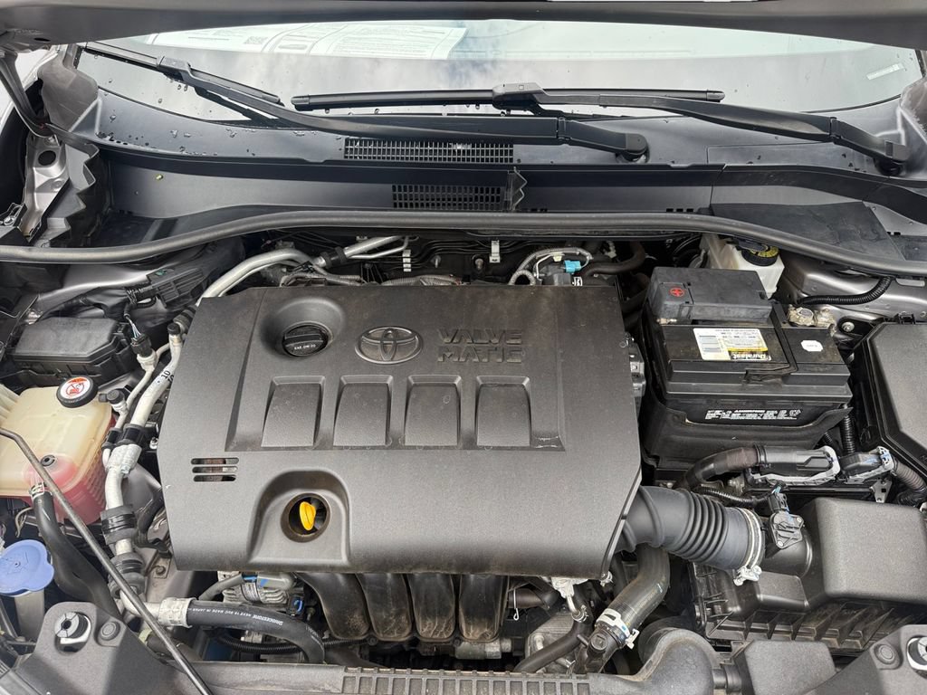 Used 2018 Toyota C-HR XLE FWD image 13