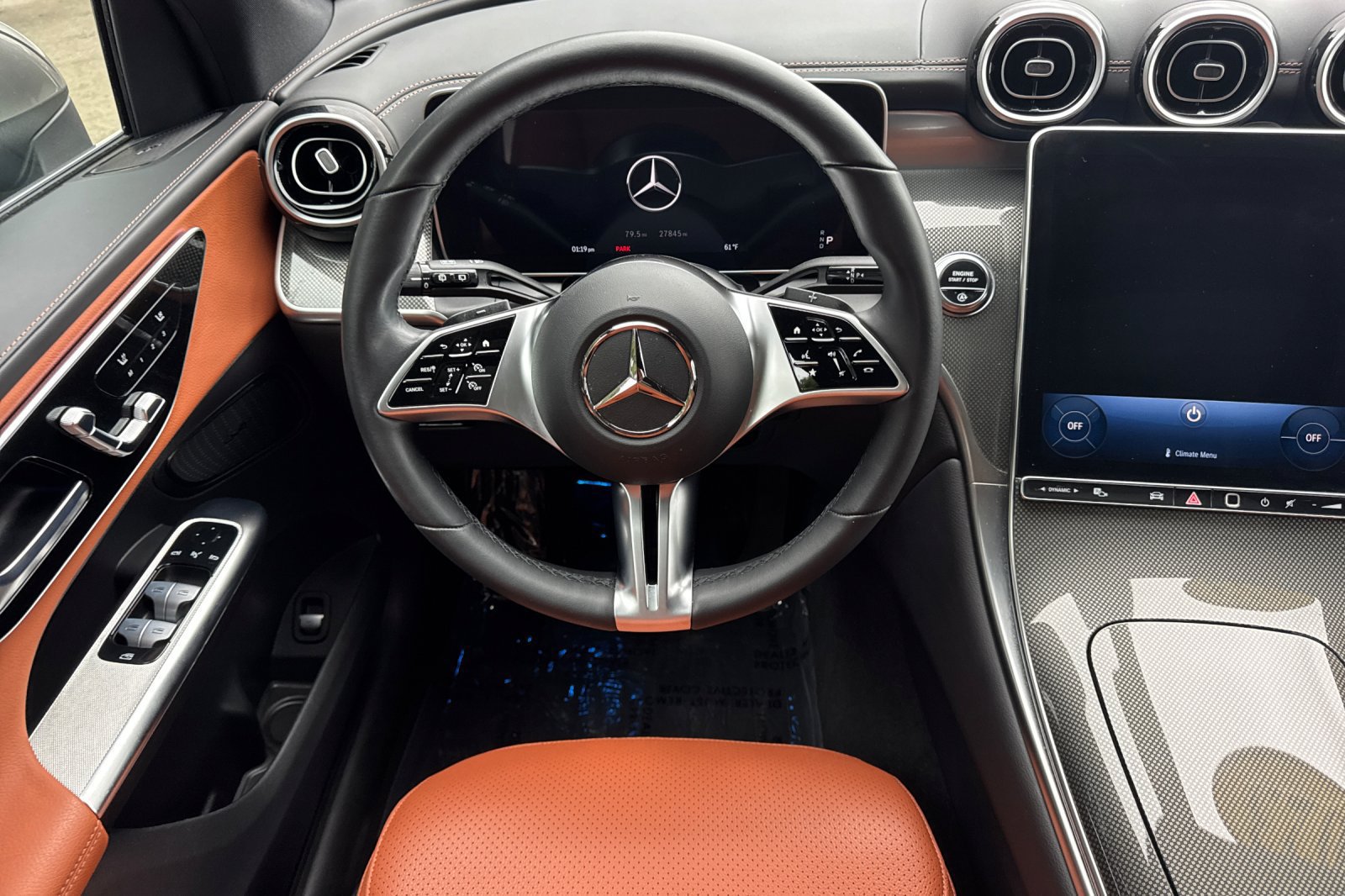 Used 2023 Mercedes-Benz GLC 300 4MATIC image 17