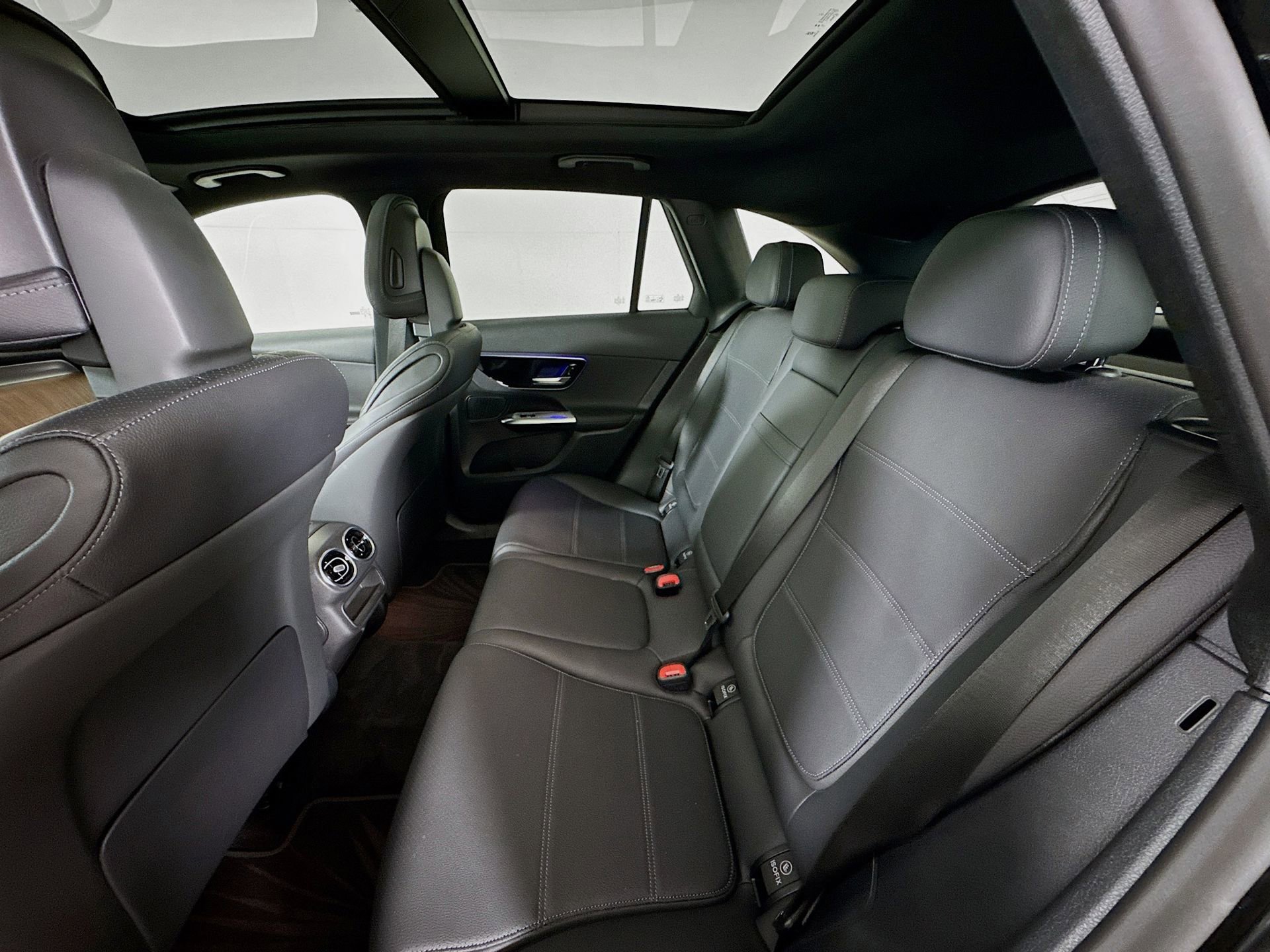 Certified 2025 Mercedes-Benz GLC 300 image 26