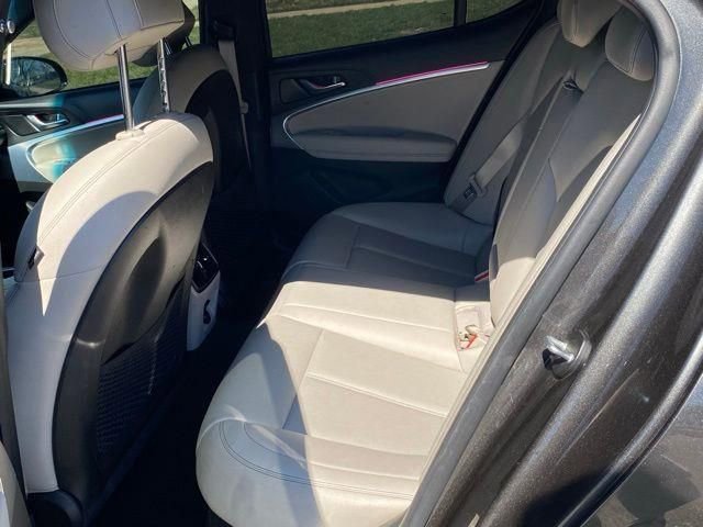 Used 2023 Genesis G70 2.0T image 19