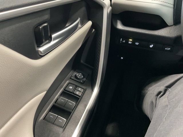 Used 2025 Toyota RAV4 XLE AWD/4WD image 17