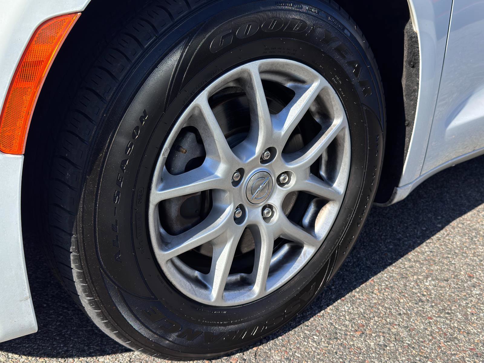 Used 2020 Chrysler Pacifica Touring image 13