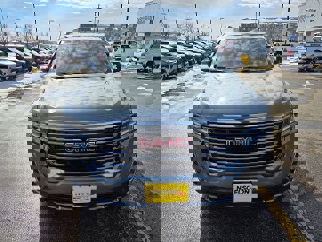 Used 2022 GMC Acadia AT4 w/ Trailering Package image 4