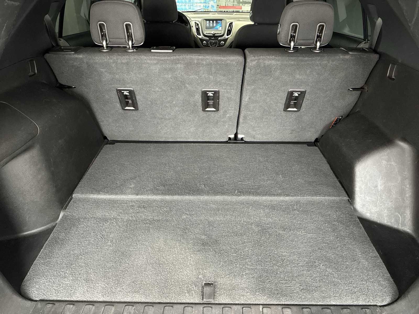 Used 2018 Chevrolet Equinox LS image 18