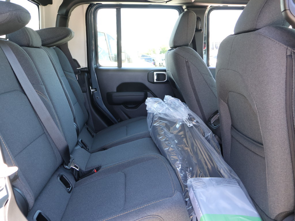 New 2026 Jeep Gladiator Sport AWD/4WD image 11