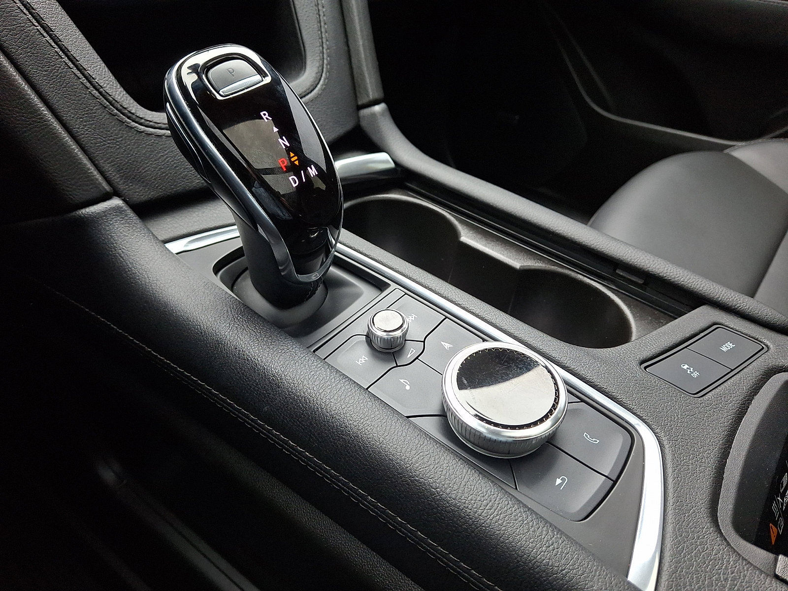 Used 2023 Cadillac XT5 Premium Luxury w/ LPO, Floor Liner Package image 15