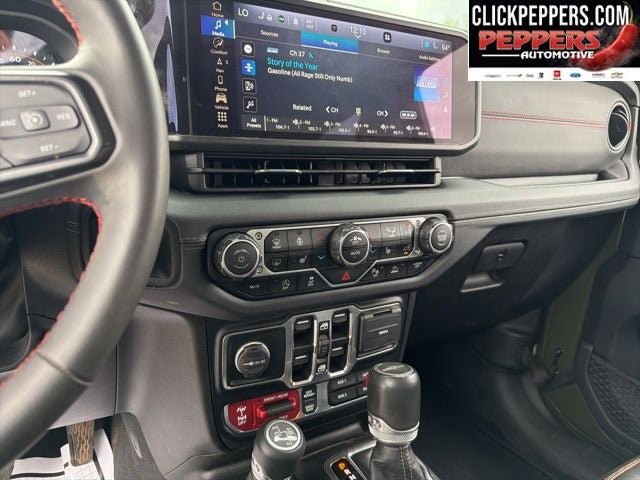 Used 2024 Jeep Gladiator Rubicon AWD/4WD image 9