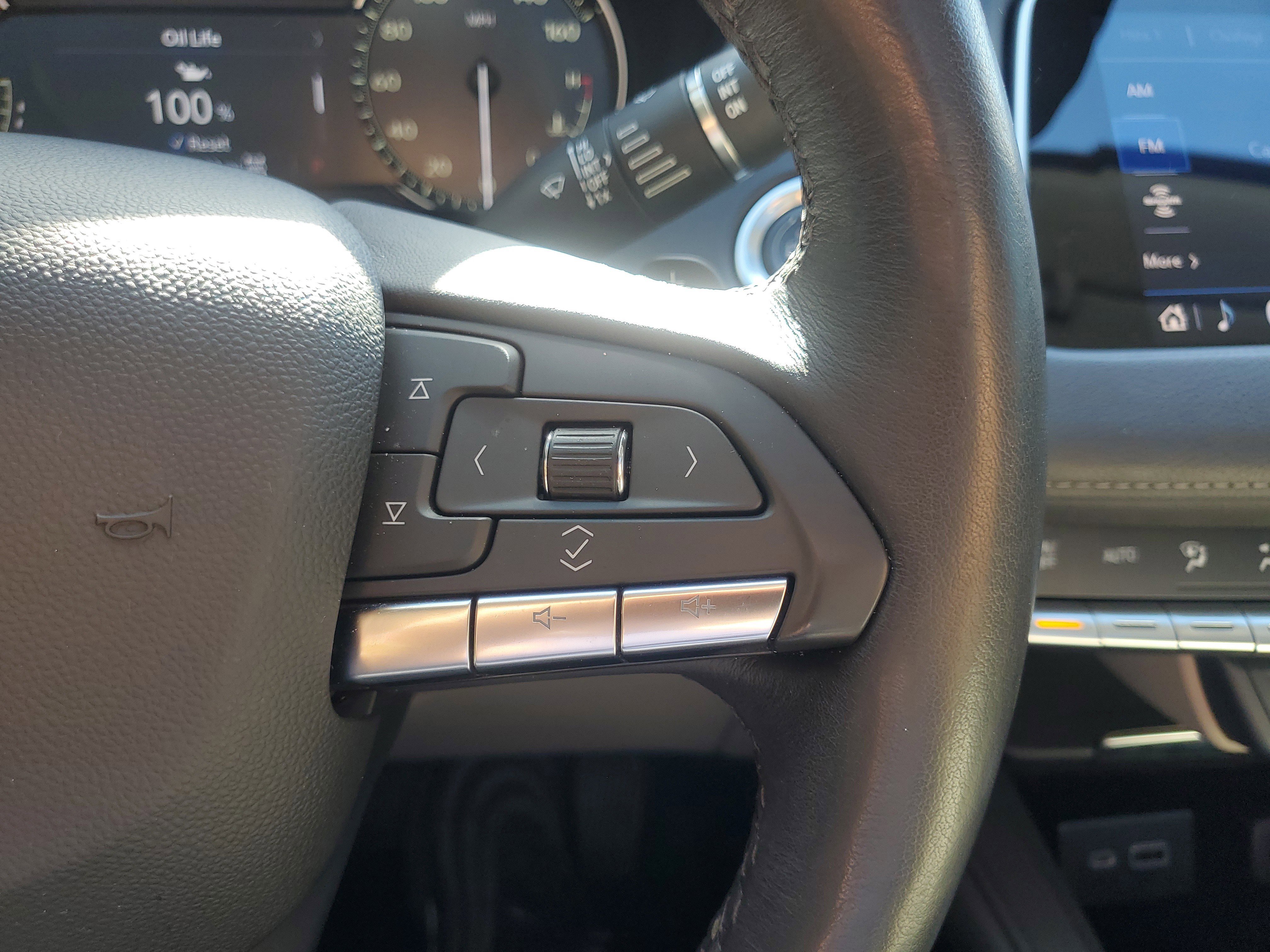 Used 2023 Cadillac XT4 Luxury w/ Cold Weather Package image 23