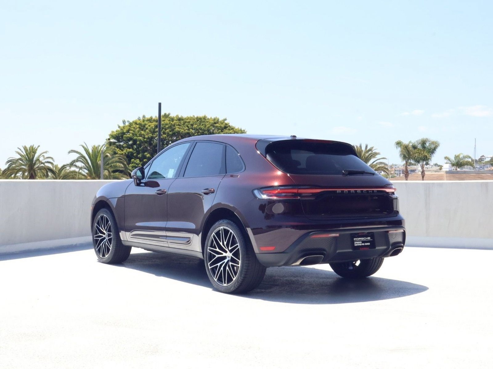 Certified 2025 Porsche Macan AWD/4WD video 3