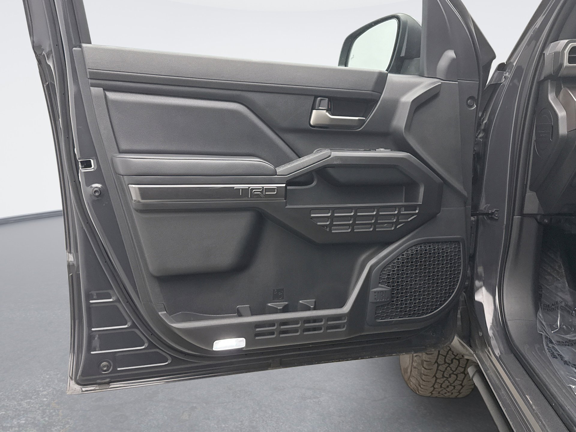 Used 2024 Toyota Tacoma TRD Off-Road image 9