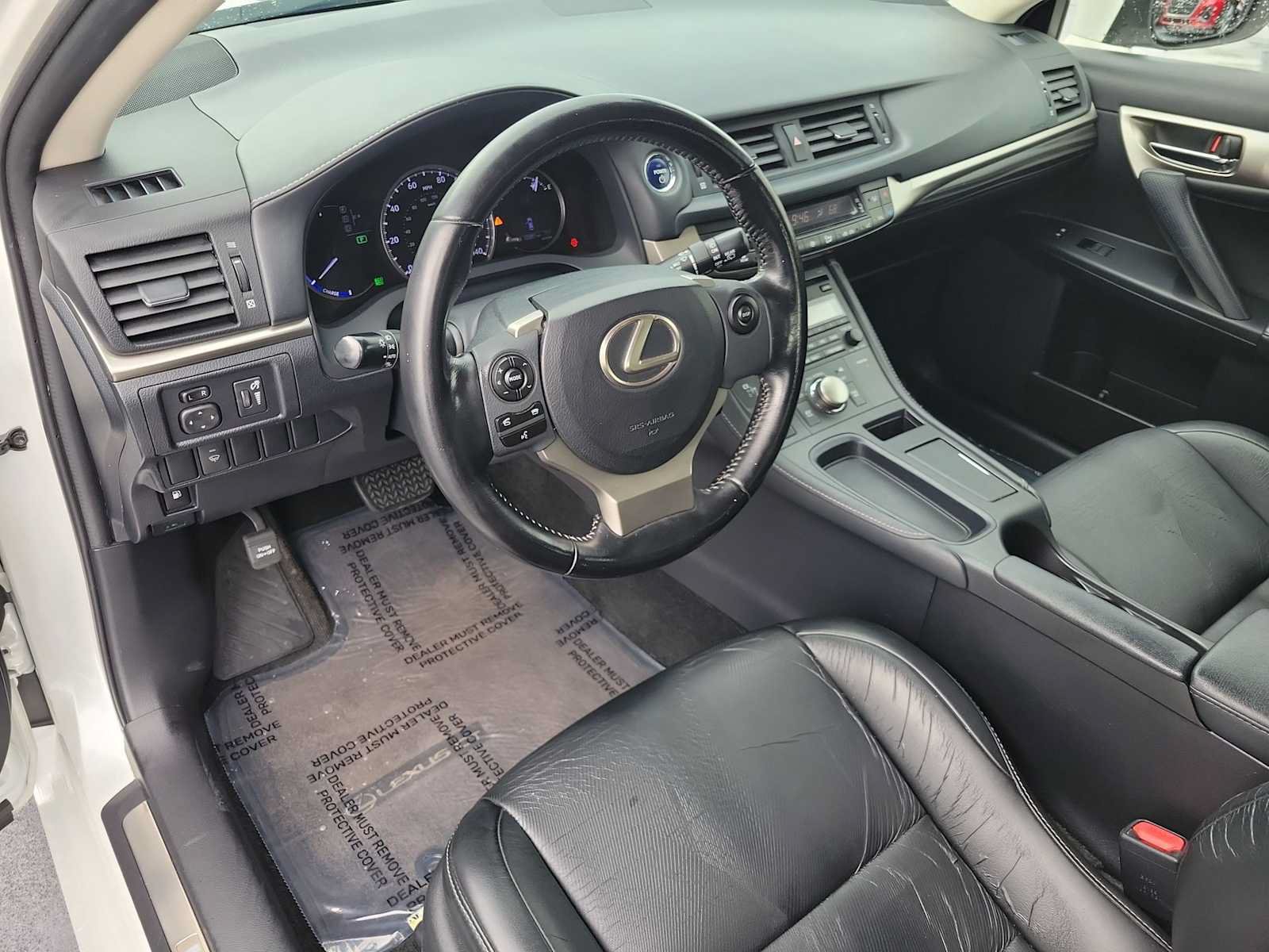 Used 2016 Lexus CT 200h w/ Accessory Package 2 FWD image 2