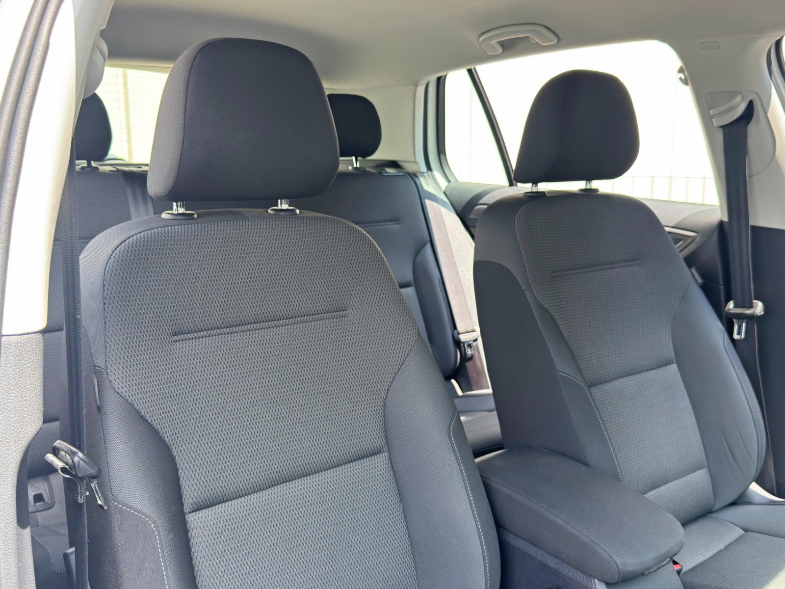Used 2019 Volkswagen e-Golf SE w/ Driver Assistance Package FWD image 32