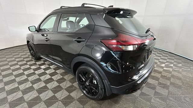 Used 2024 Nissan Kicks SR w/ SR Premium Package FWD image 4