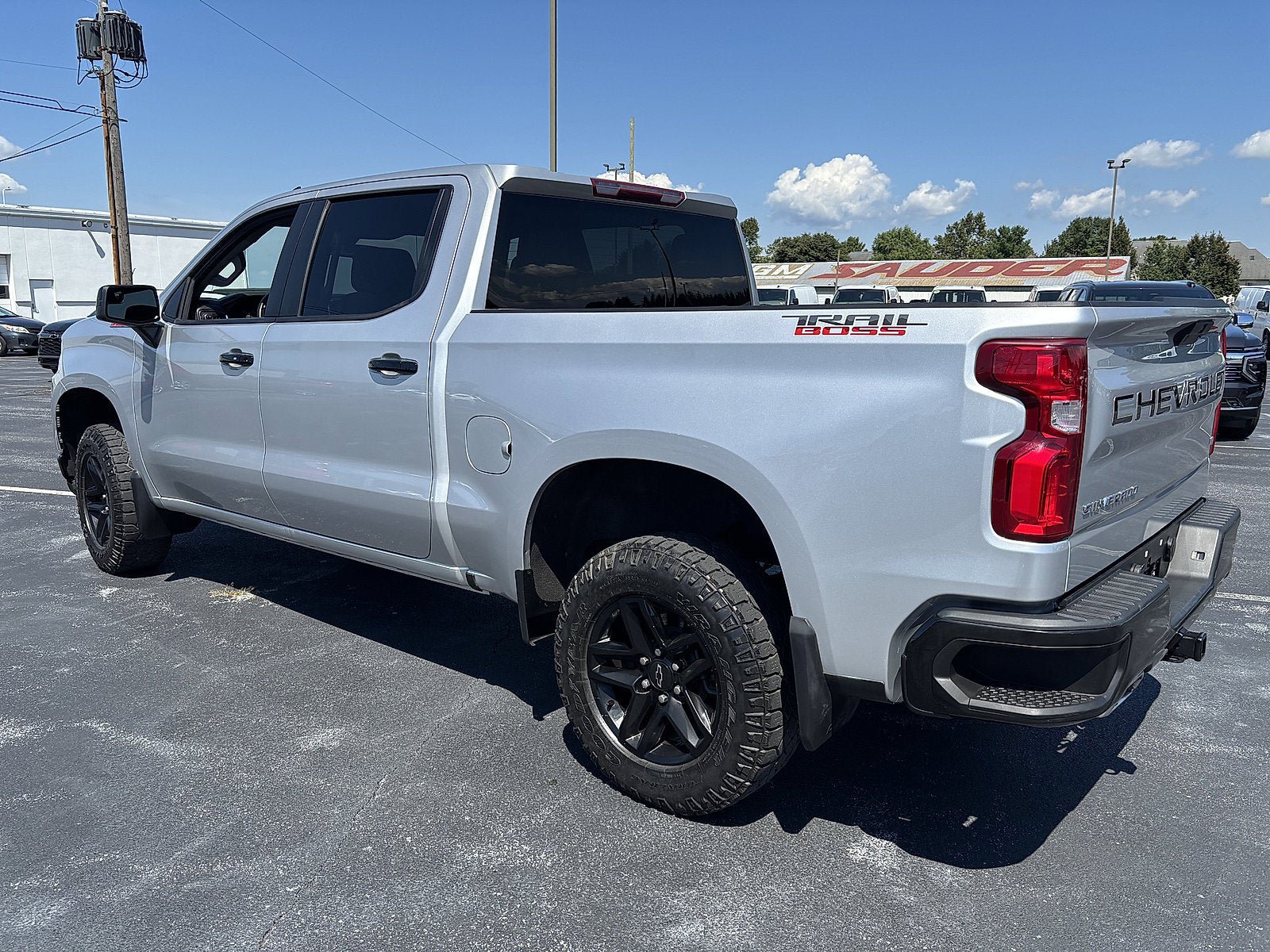 Used 2022 Chevrolet Silverado 1500 LT Trail Boss w/ Bed Protection Package AWD/4WD image 4