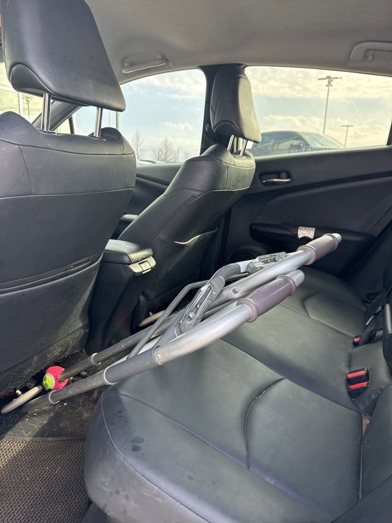 Used 2021 Toyota Prius XLE image 6