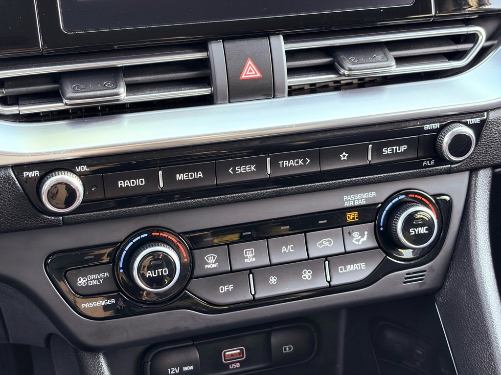 Used 2022 Kia Niro EX image 15