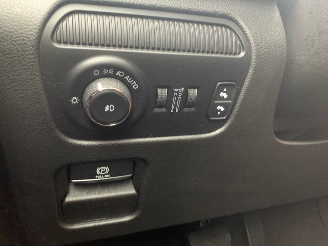 Used 2024 Jeep Wagoneer L Series II AWD/4WD image 39