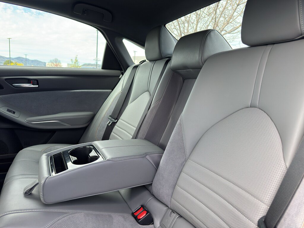 Used 2019 Toyota Avalon Touring w/ Advanced Safety Package FWD image 8