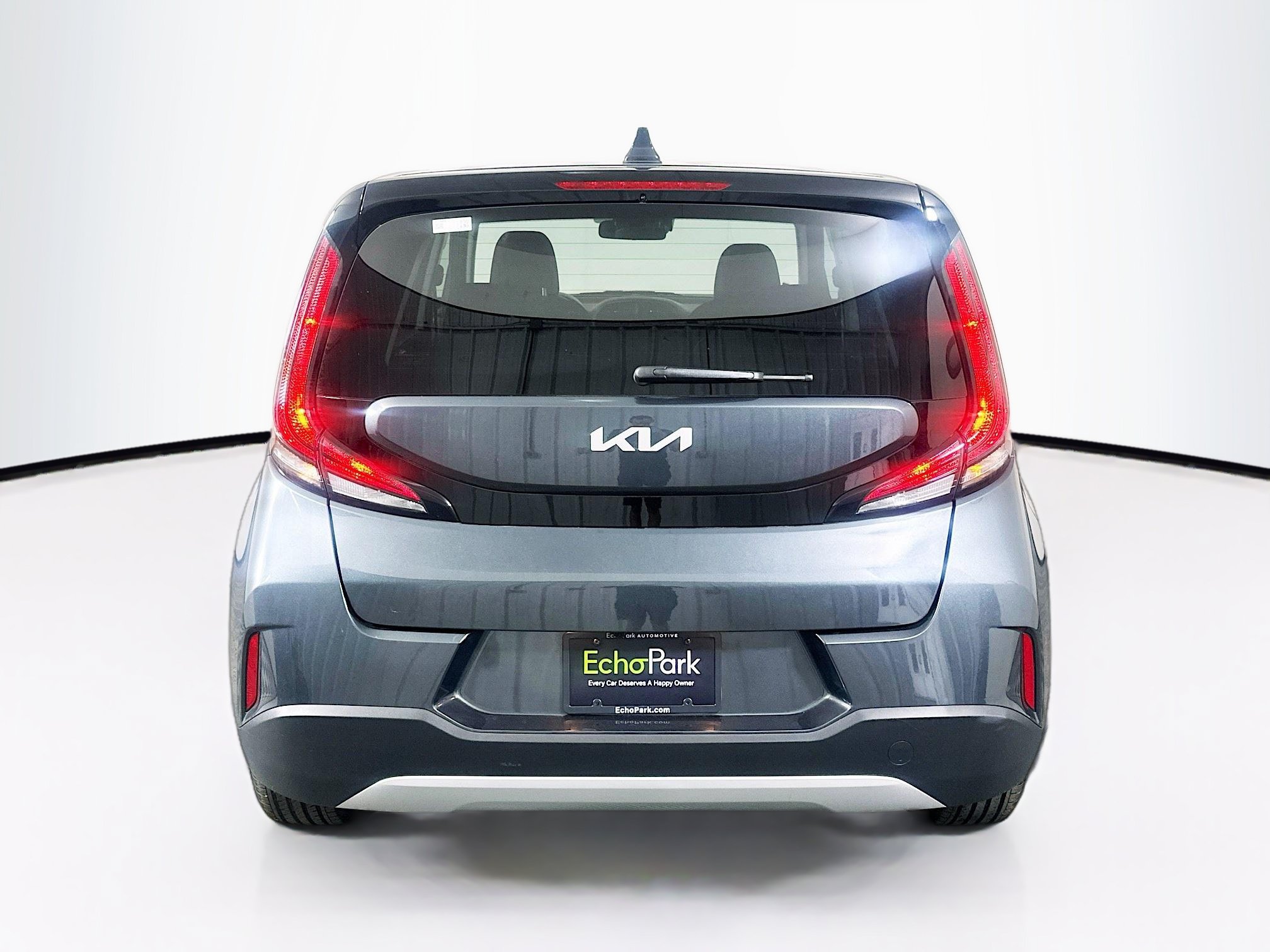 Used 2025 Kia Soul LX w/ LX Technology Package FWD image 7