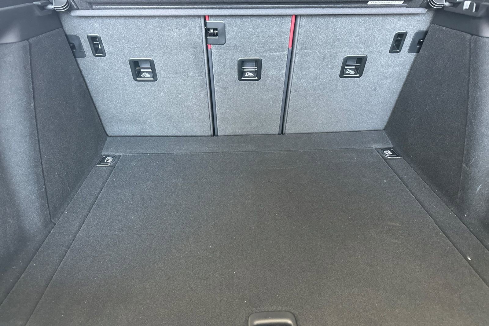 Used 2025 Porsche Macan image 17