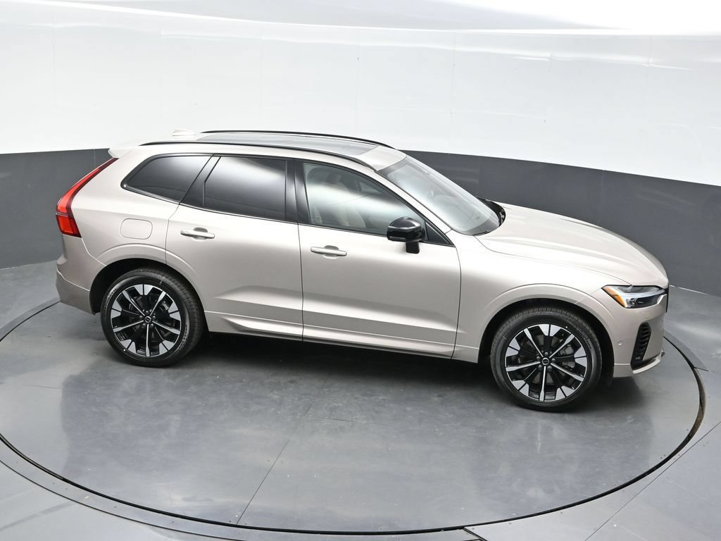 New 2026 Volvo XC60 T8 Plus w/ Protection Package Premier AWD/4WD image 35
