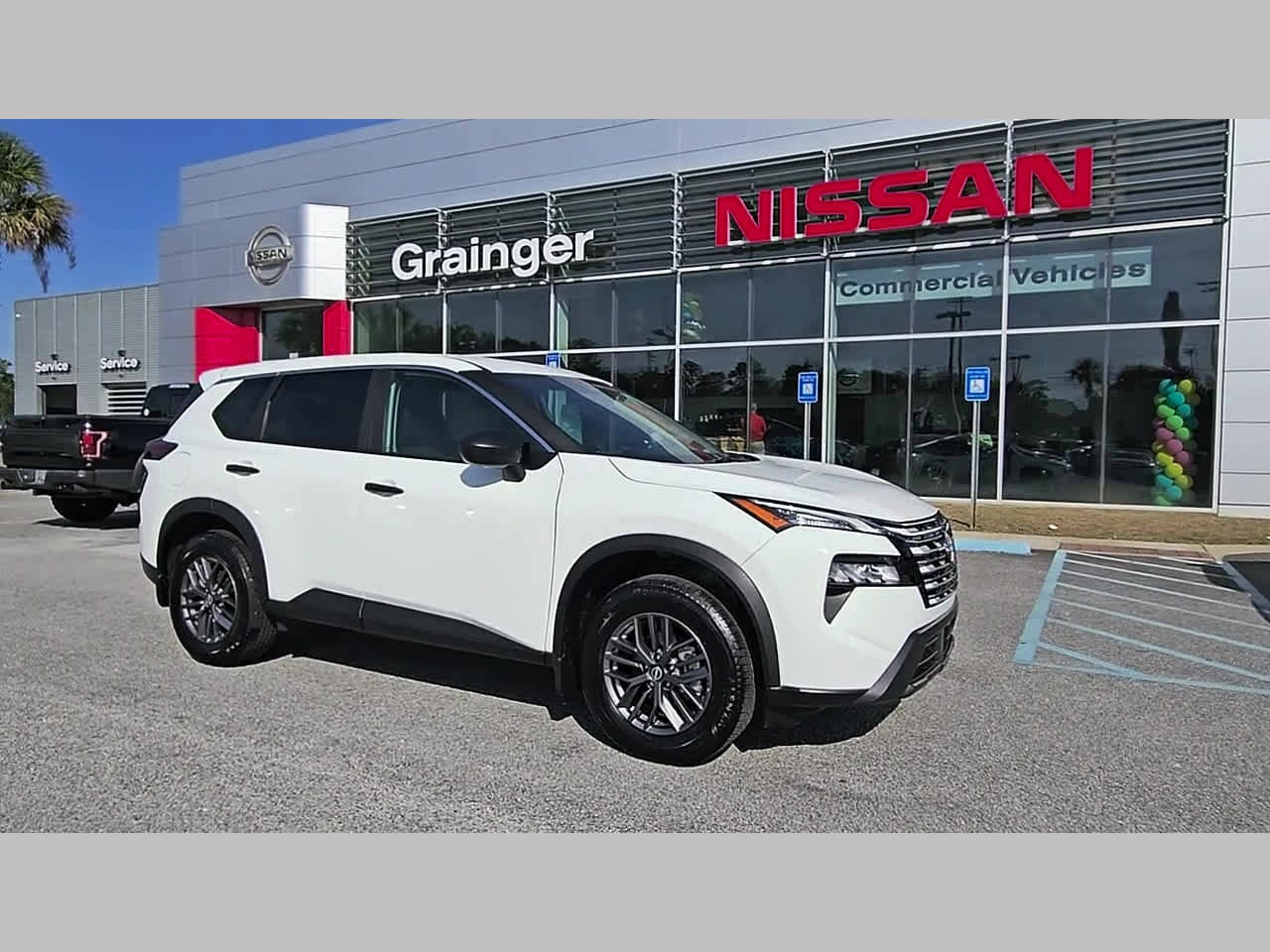 Used 2025 Nissan Rogue S FWD image 38