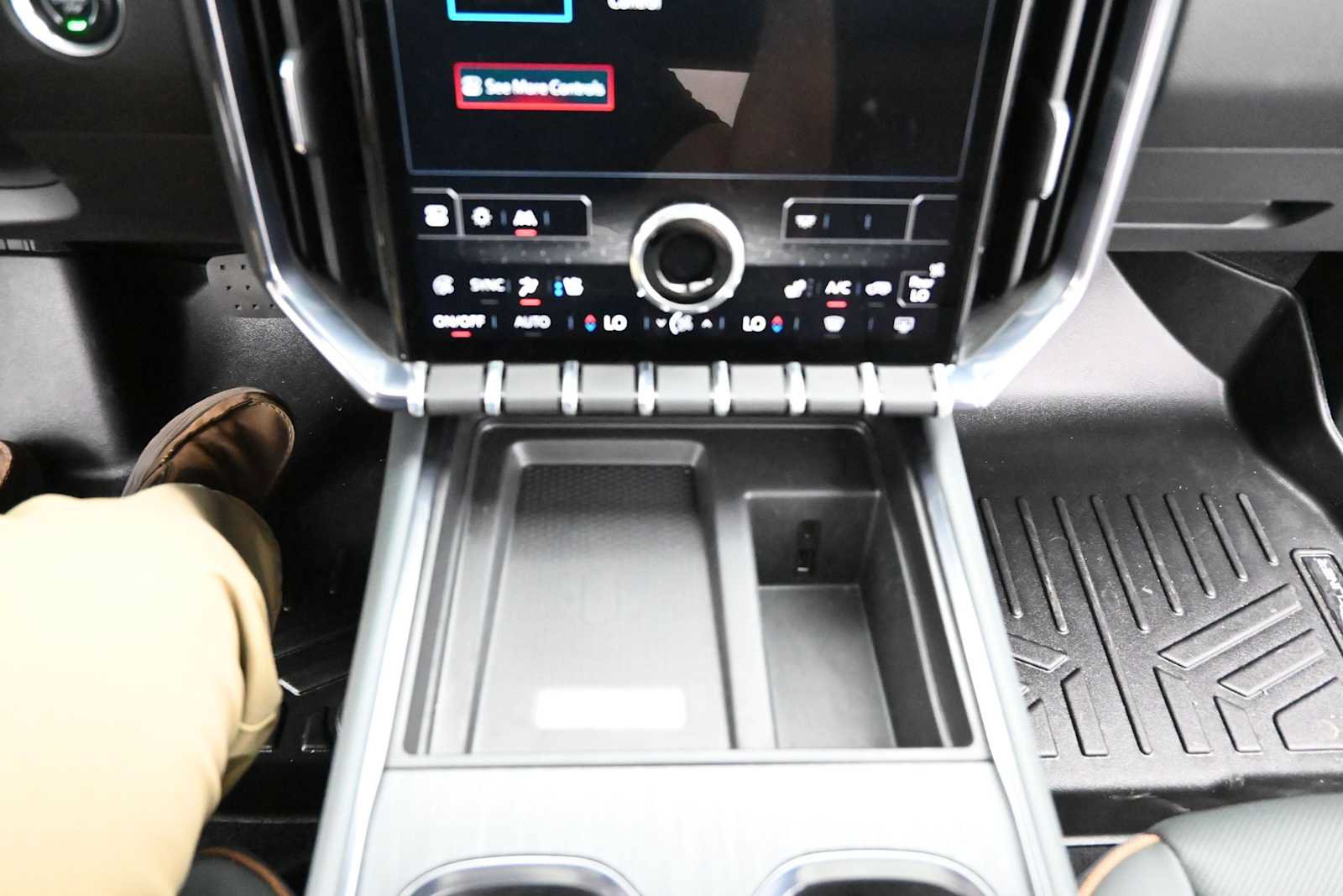 Used 2024 GMC Acadia AT4 w/ Super Cruise Package AWD/4WD image 22