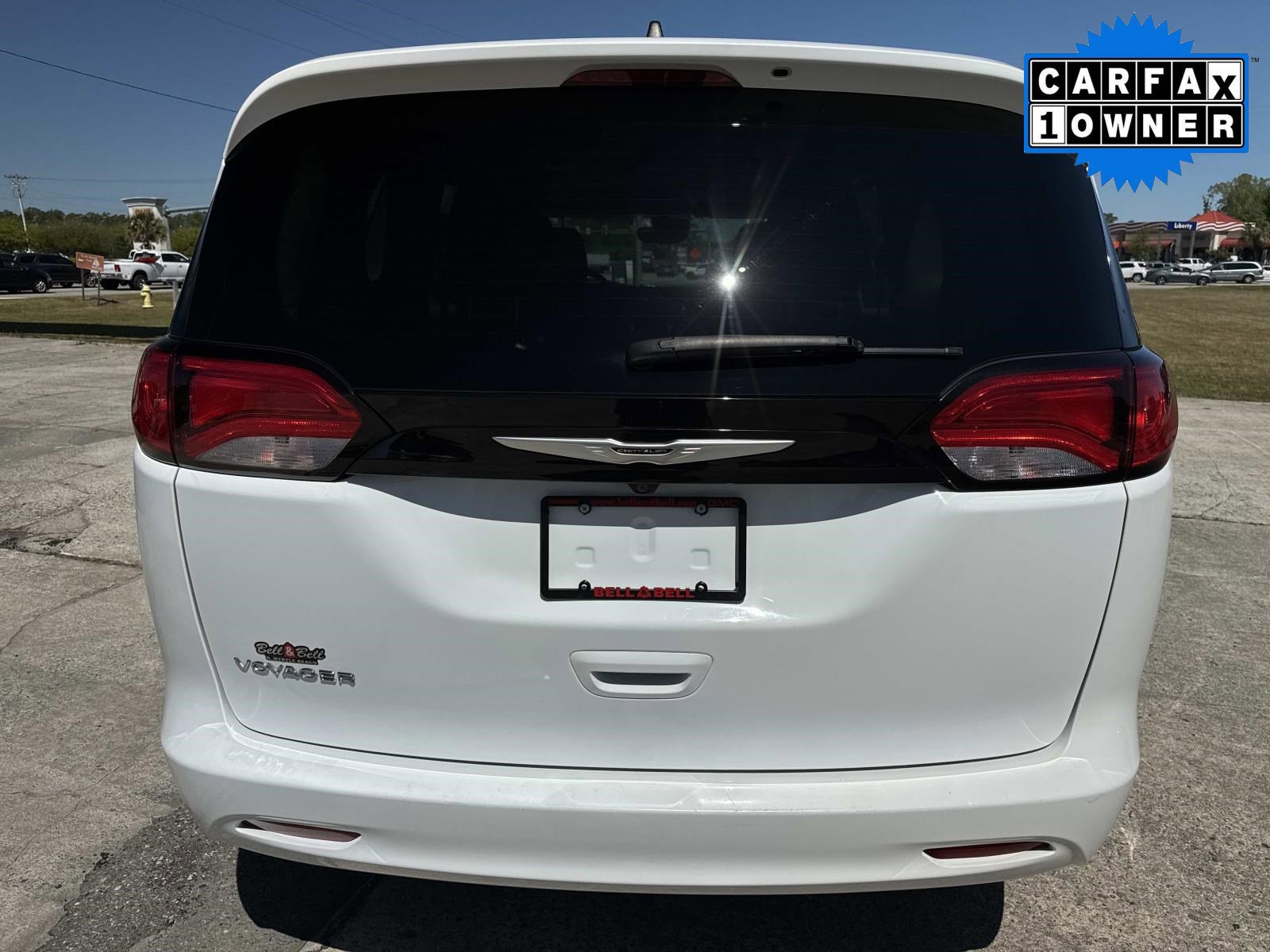 Used 2024 Chrysler Voyager LX image 5