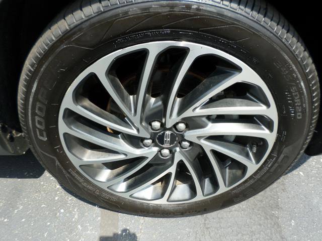 Used 2019 Lincoln Nautilus Reserve image 17