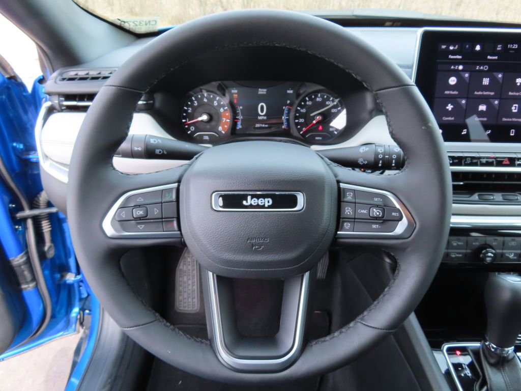 Used 2024 Jeep Compass Limited image 17