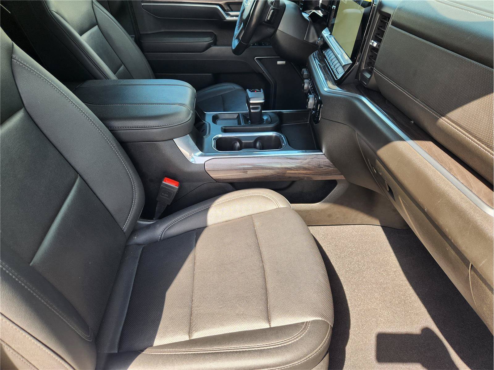 Used 2023 Chevrolet Silverado 1500 LTZ w/ LTZ Convenience Package II AWD/4WD image 14