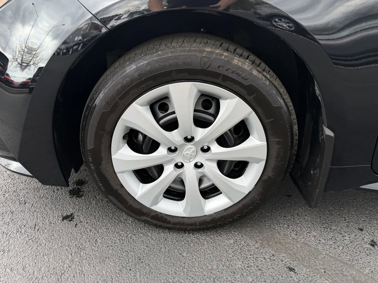 Used 2024 Toyota Corolla LE image 9