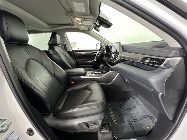 Used 2022 Toyota Highlander Limited image 29