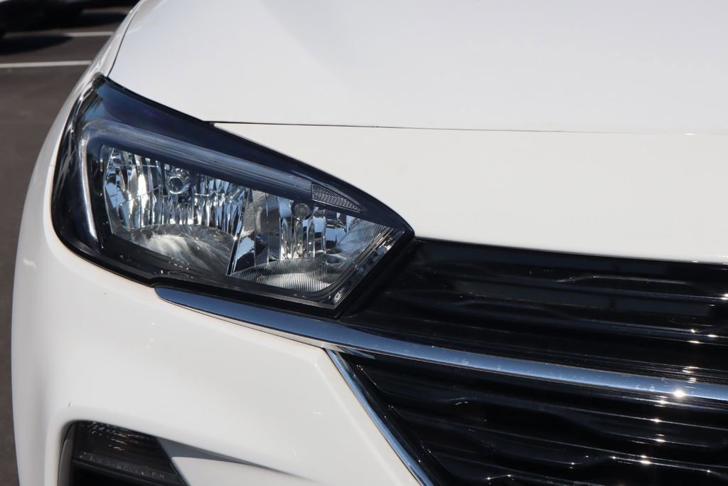 Used 2022 Buick Encore GX Select image 11