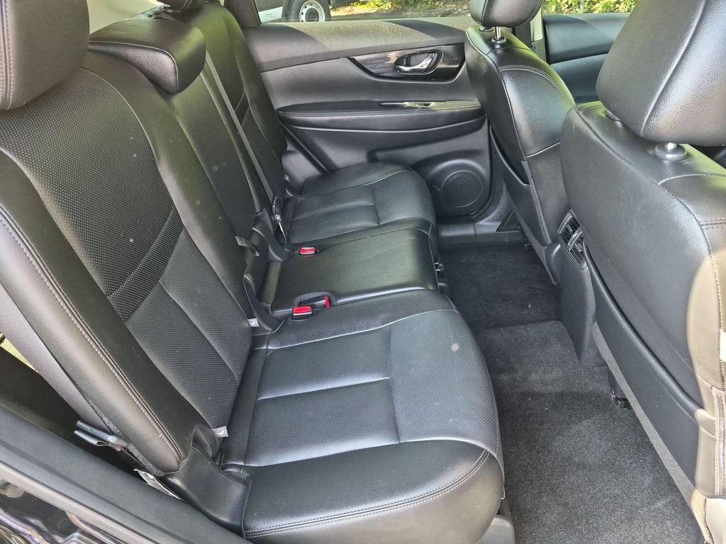 Used 2019 Nissan Rogue SL AWD/4WD image 28