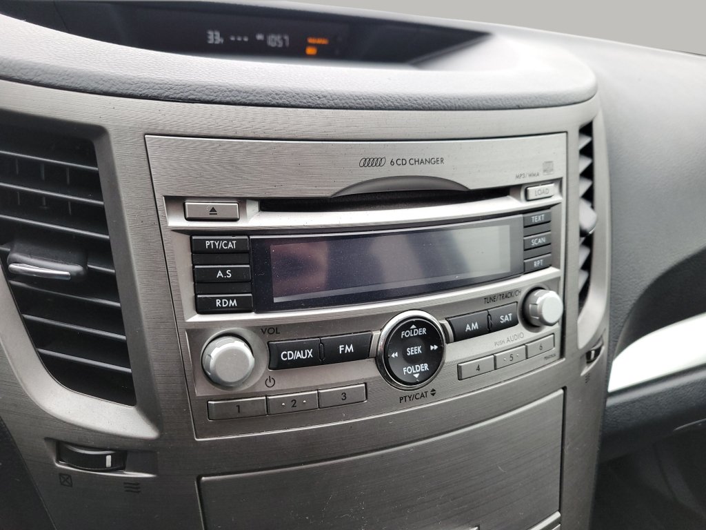 Used 2010 Subaru Outback 2.5i Premium w/ Popular Equipment Group 2A AWD/4WD image 8