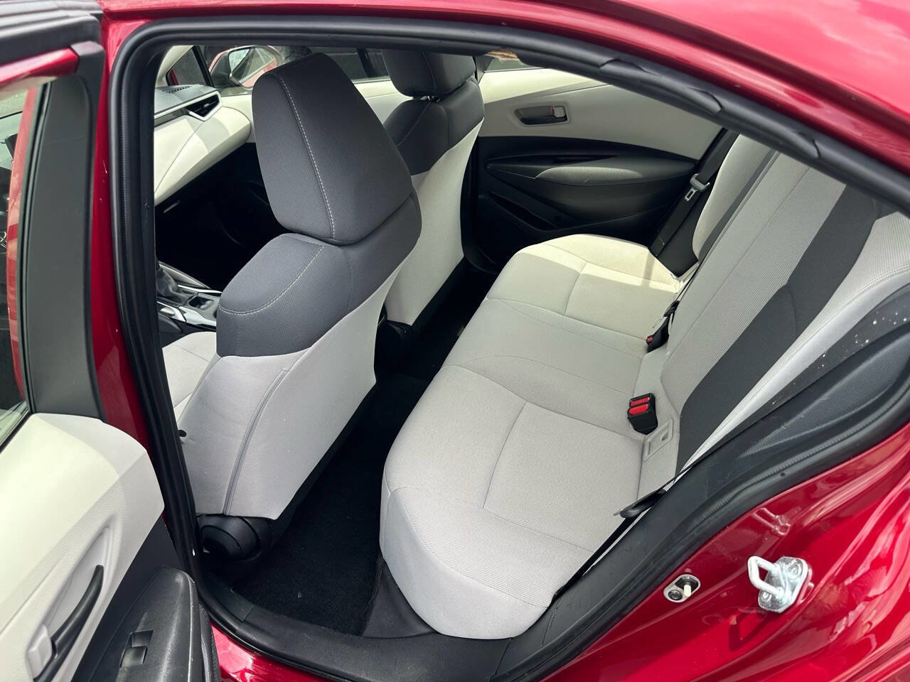 Used 2022 Toyota Corolla LE image 13