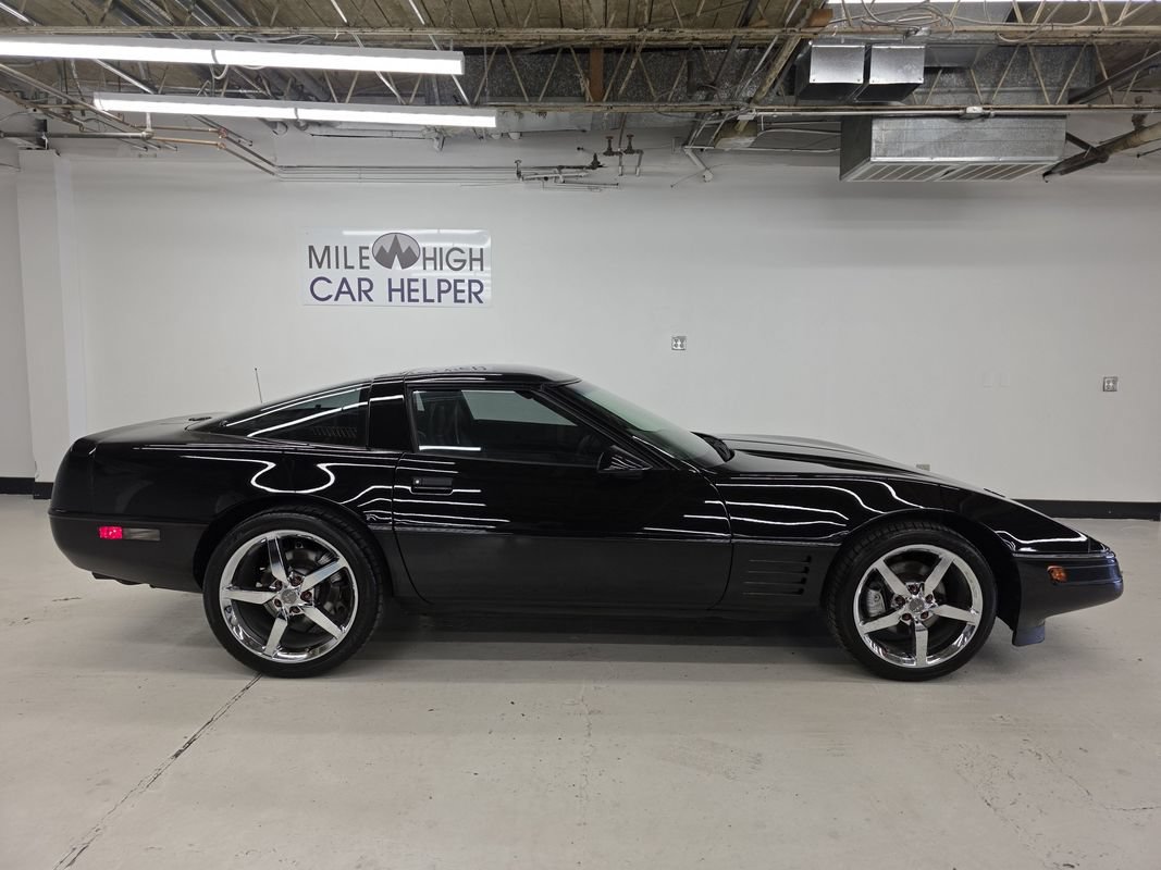 Used 1994 Chevrolet Corvette Coupe RWD image 6