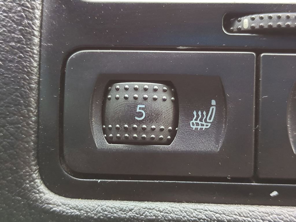 Used 2004 Volkswagen R32 image 21