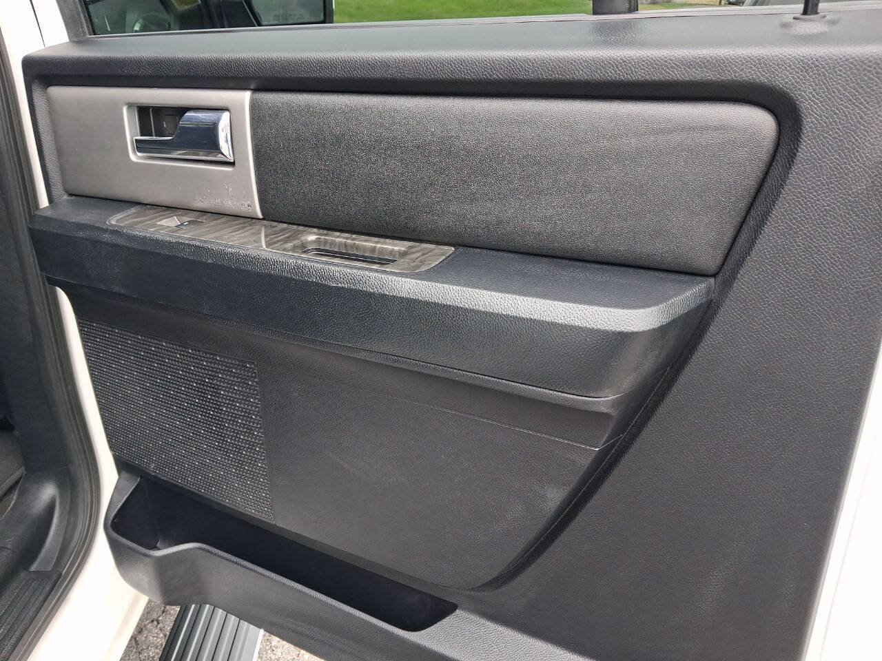 Used 2017 Ford Expedition Max Limited AWD/4WD image 30