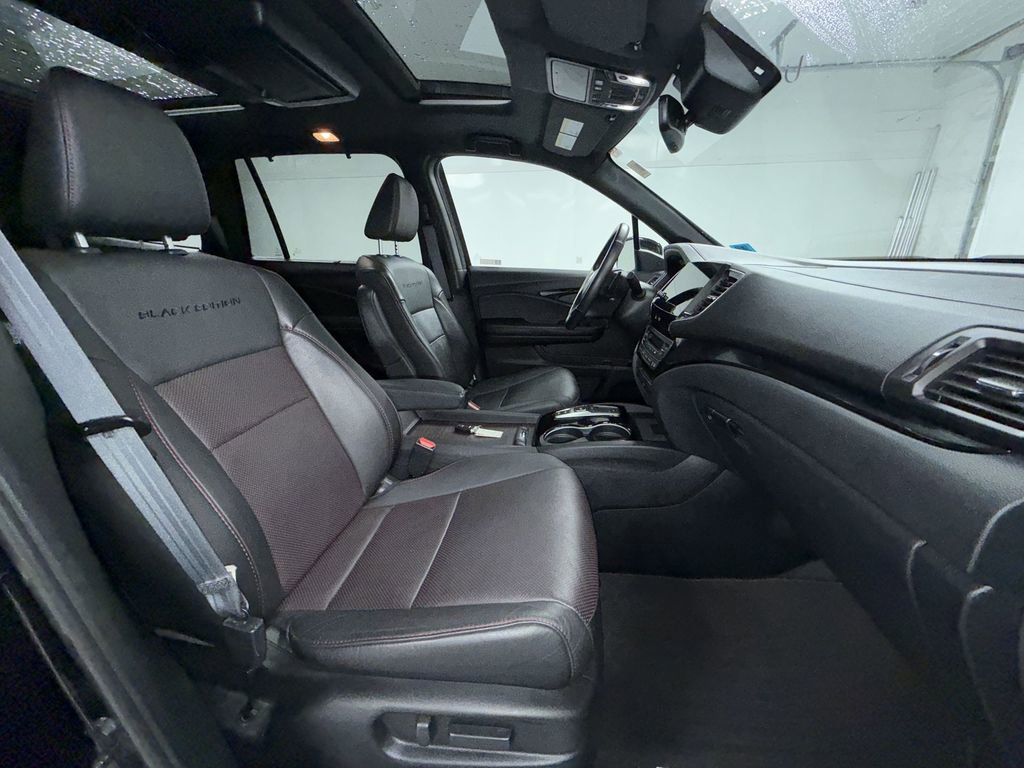 Used 2021 Honda Pilot Black Edition image 11