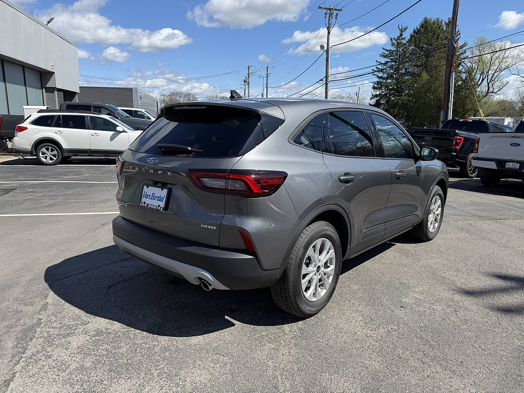Used 2025 Ford Escape Active w/ Cold Weather Package AWD/4WD image 6